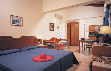 Lejligheder Elotis Suites slide 5