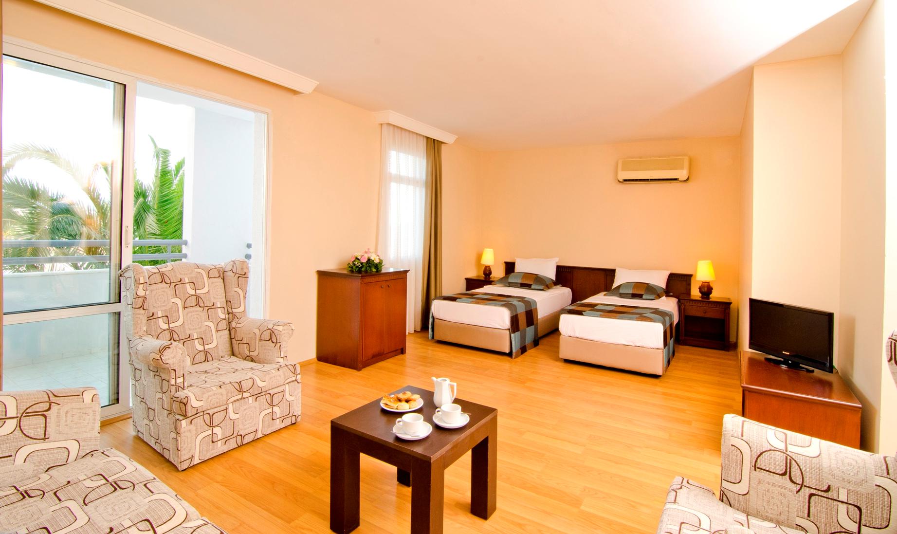 City’s Hill Hotel slide 5