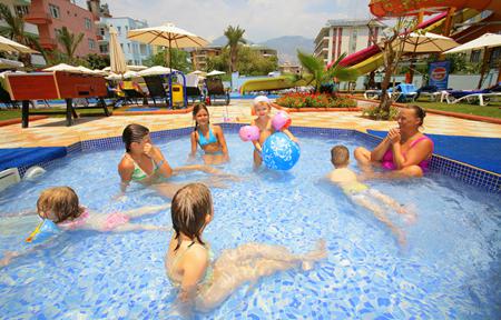 Hotel Grand Zaman Garden slide 4