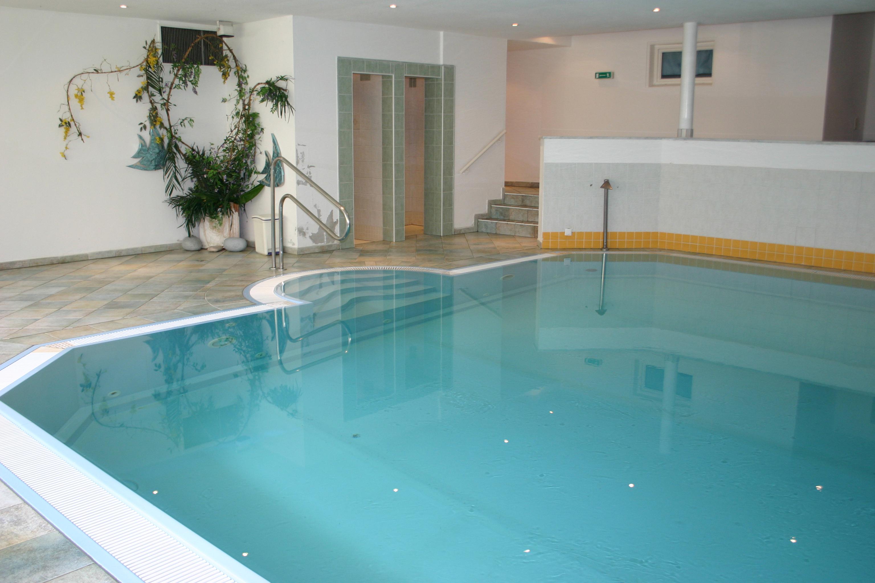Hotel Edelweiss slide 5