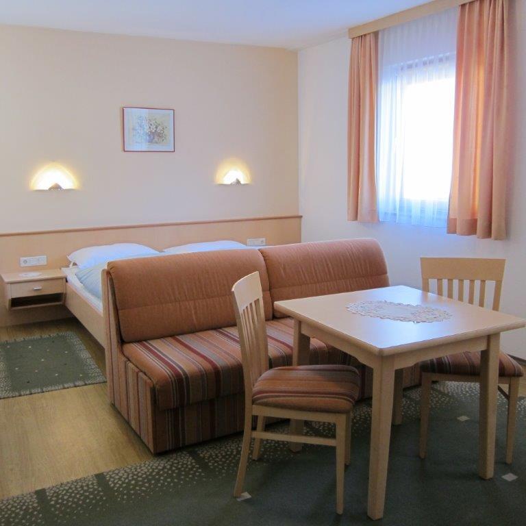 Haus Laimböck slide 3