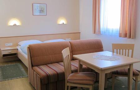 Haus Laimböck slide 3