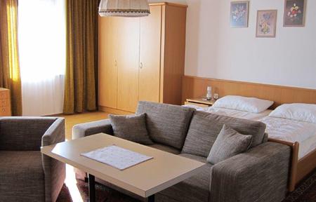 Haus Laimböck slide 2