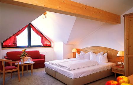 Hotel Alpenruh slide 3