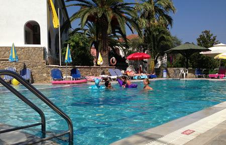 Lejligheder Mathraki Resort slide 2