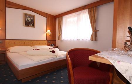 Hotel Waldhof slide 2