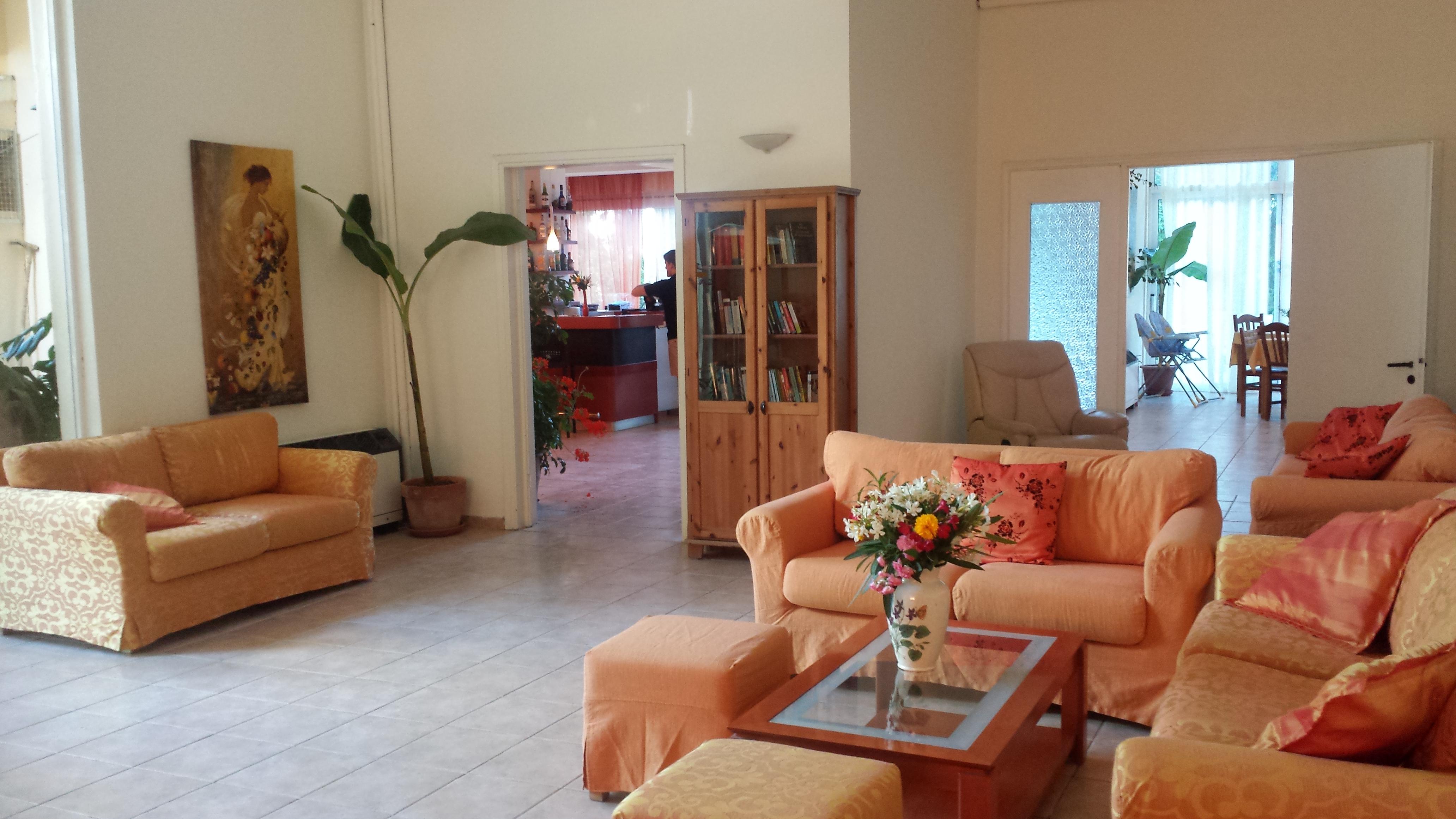 Hotel Ipsos Beach slide 4