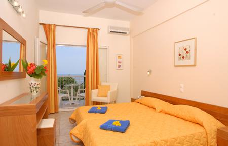 Hotel Ipsos Beach slide 3