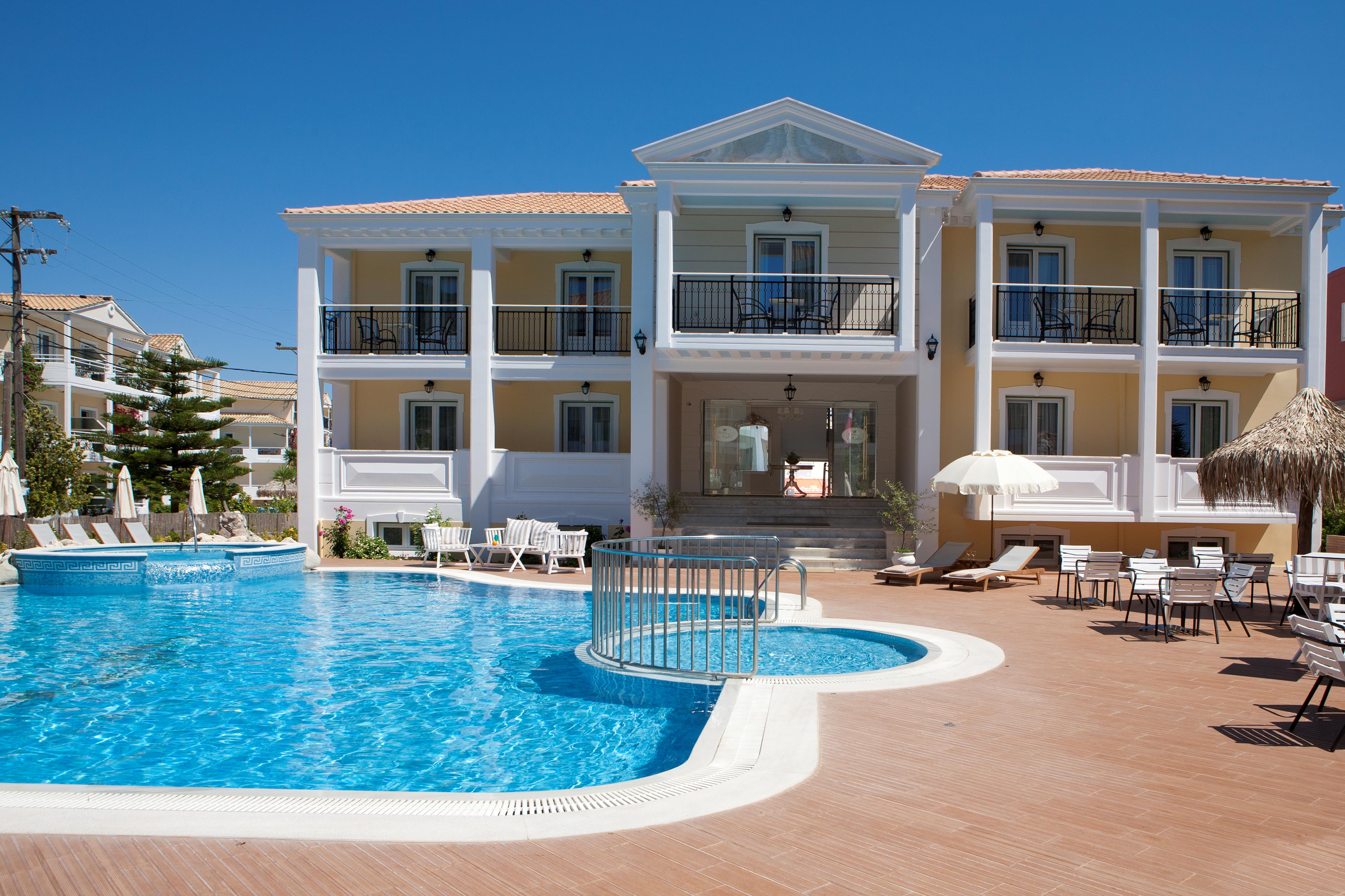 Appartementen Royal Nidri slide 2