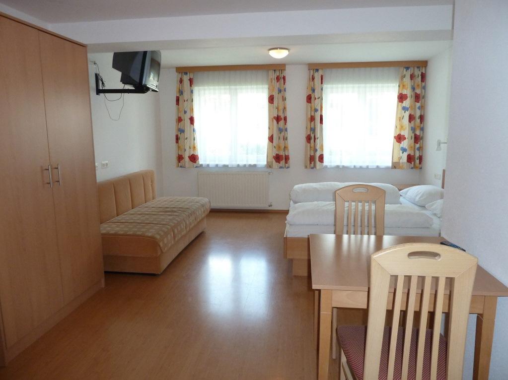 Pension Pepi slide 4