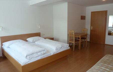 Pension Pepi slide 3