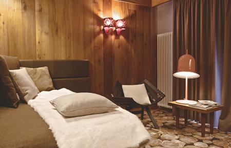 Alexander Charme Hotel slide 2