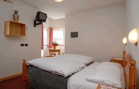 Hotel Garni Letizia slide 4