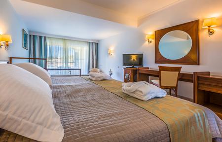 Kipriotis Maris Suites slide 5