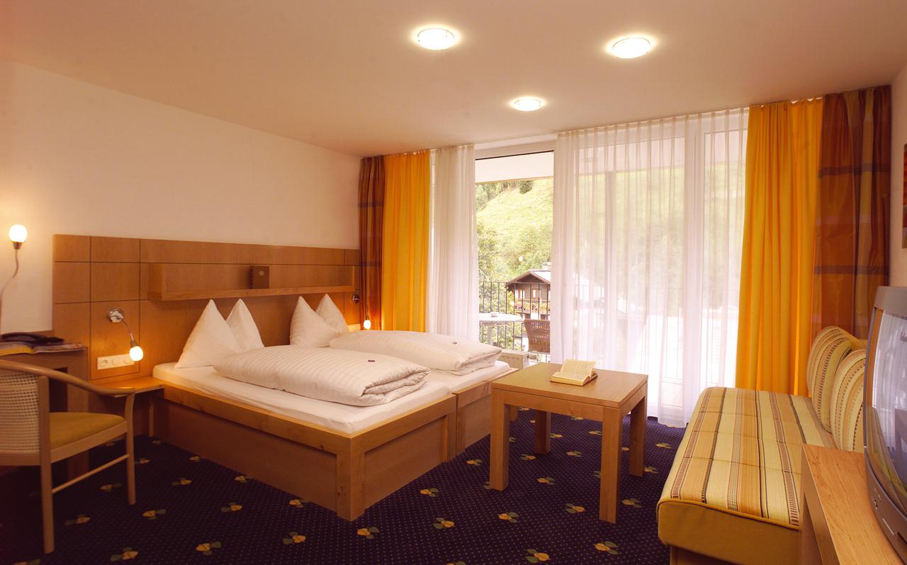 Hotel Der Waldhof - All Inclusive slide 2