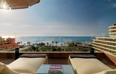 Hotel H10 Conquistador slide 5