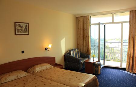 Hotel Tiara Beach slide 5