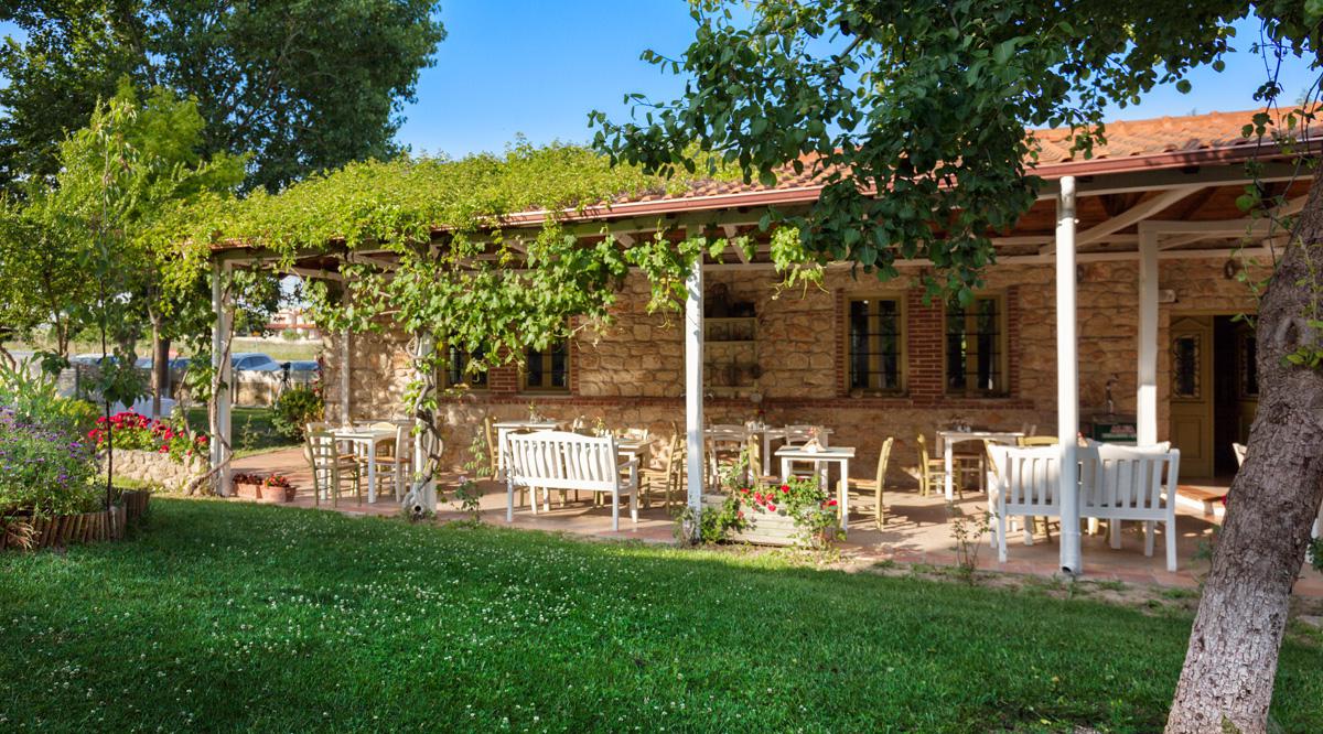 Petrino Eco Village slide 4