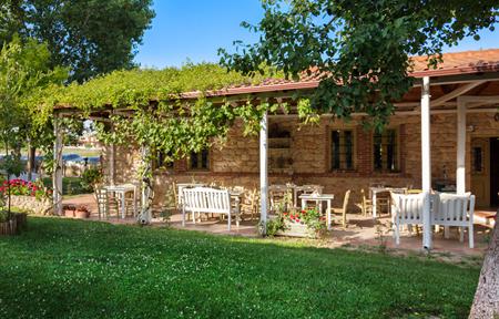 Petrino Eco Village slide 4