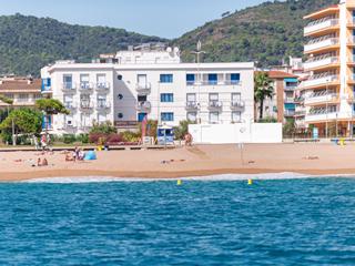 Pineda de Mar, Spanien - Halvpension afbudsrejse