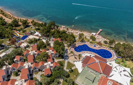 Hotel Long Beach Club Nature slide 3