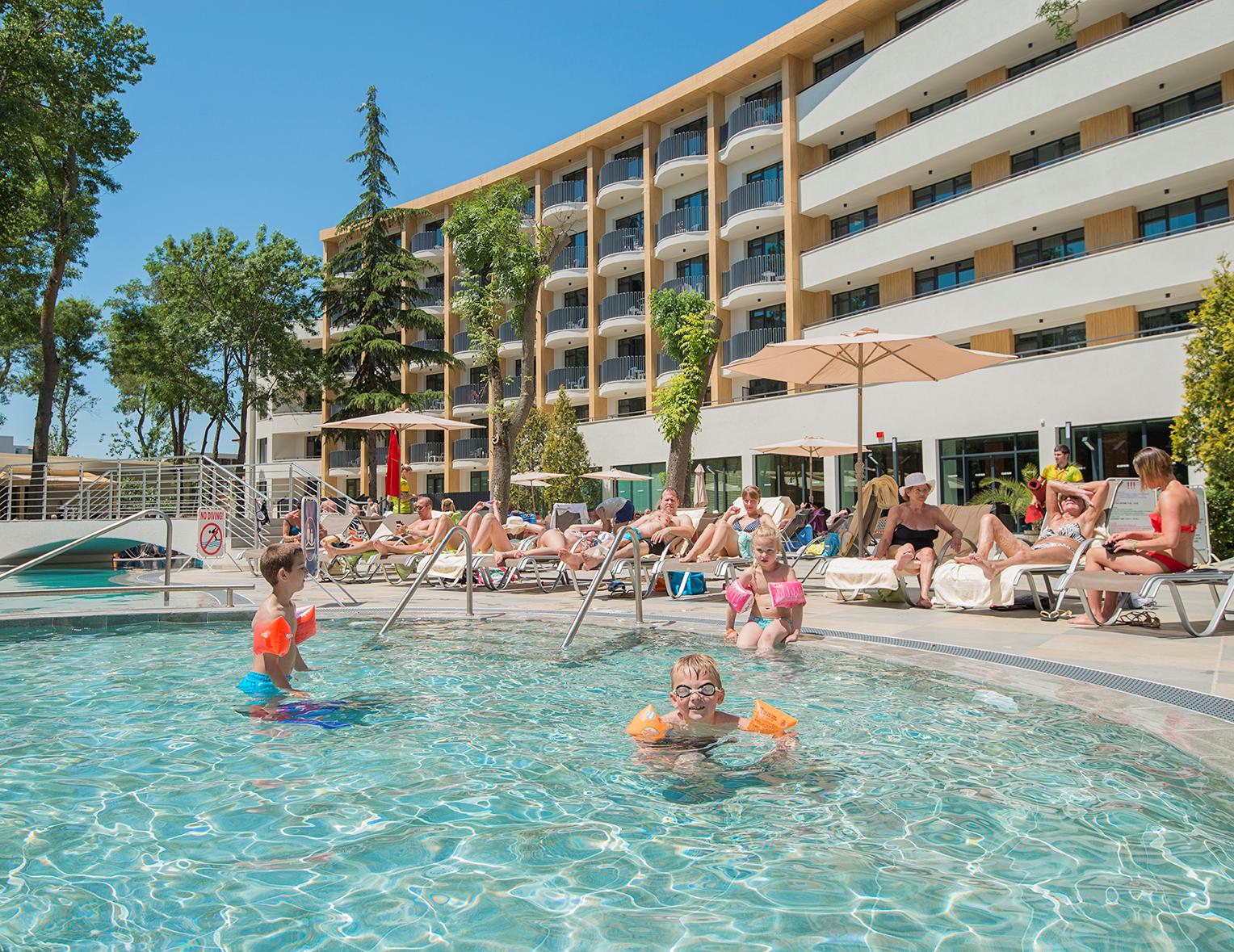 Hotel HVD Club Bor slide 3