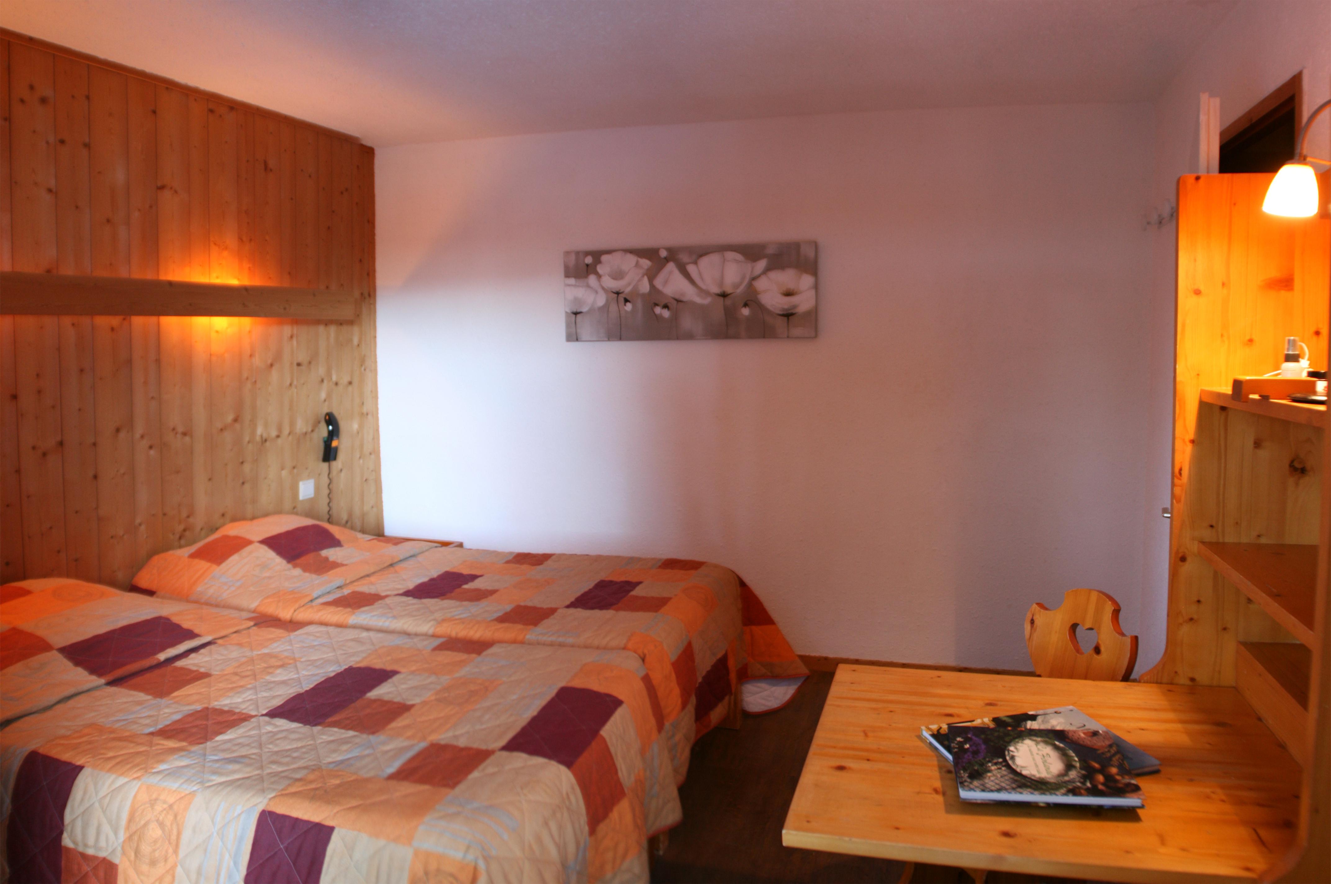 Hotel Les Lans slide 2