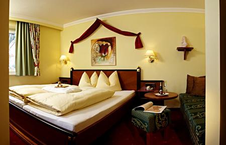 Hotel Kristall - Voksenhotel slide 3