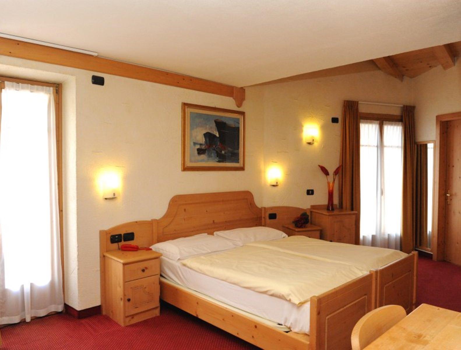 Hotel Helvetia slide 3