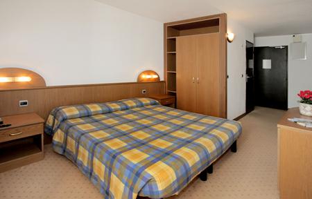 Hotel Jam Session slide 4