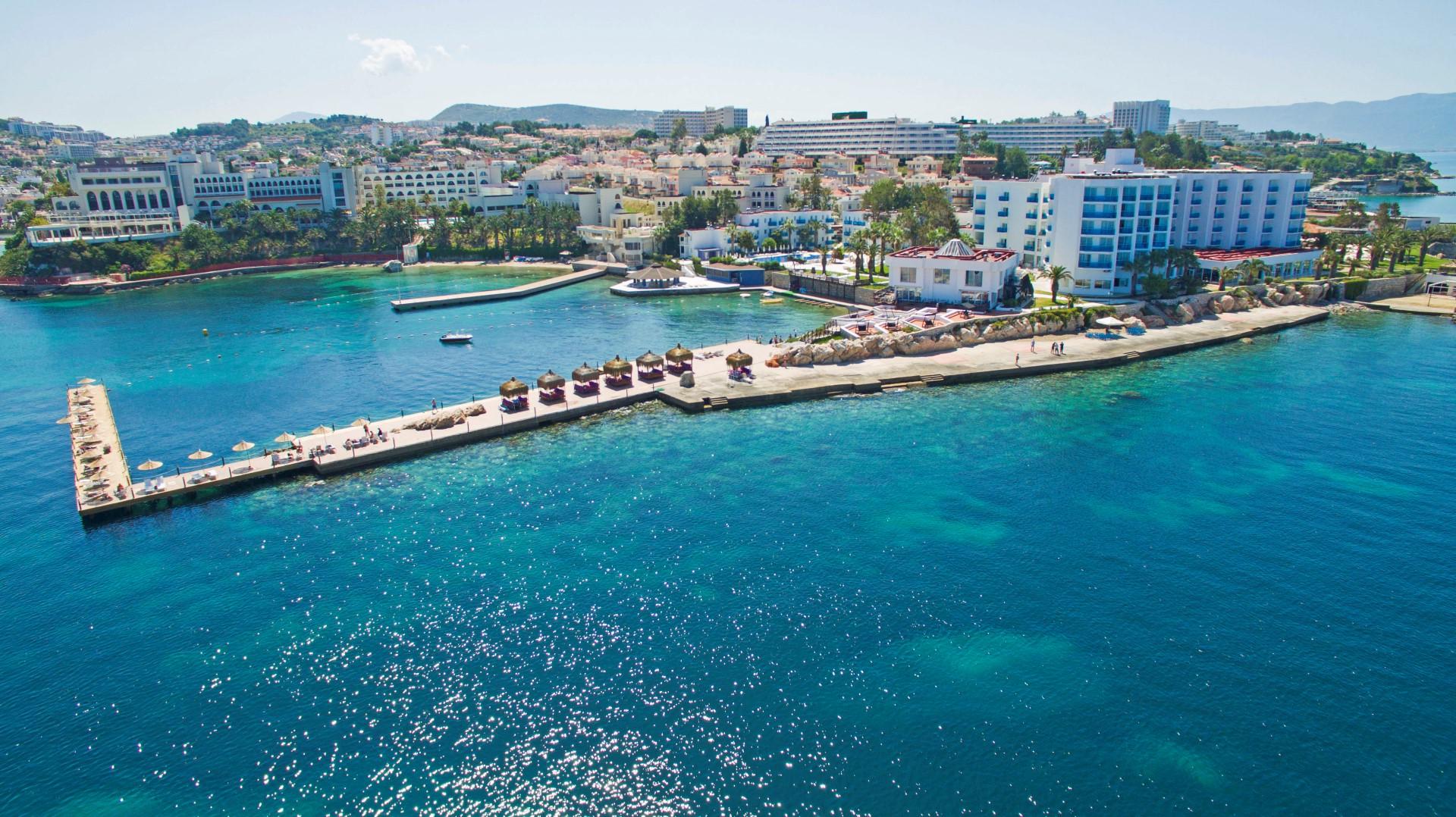 Hotel Le Bleu slide 2