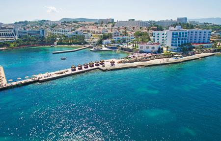 Hotel Le Bleu slide 2