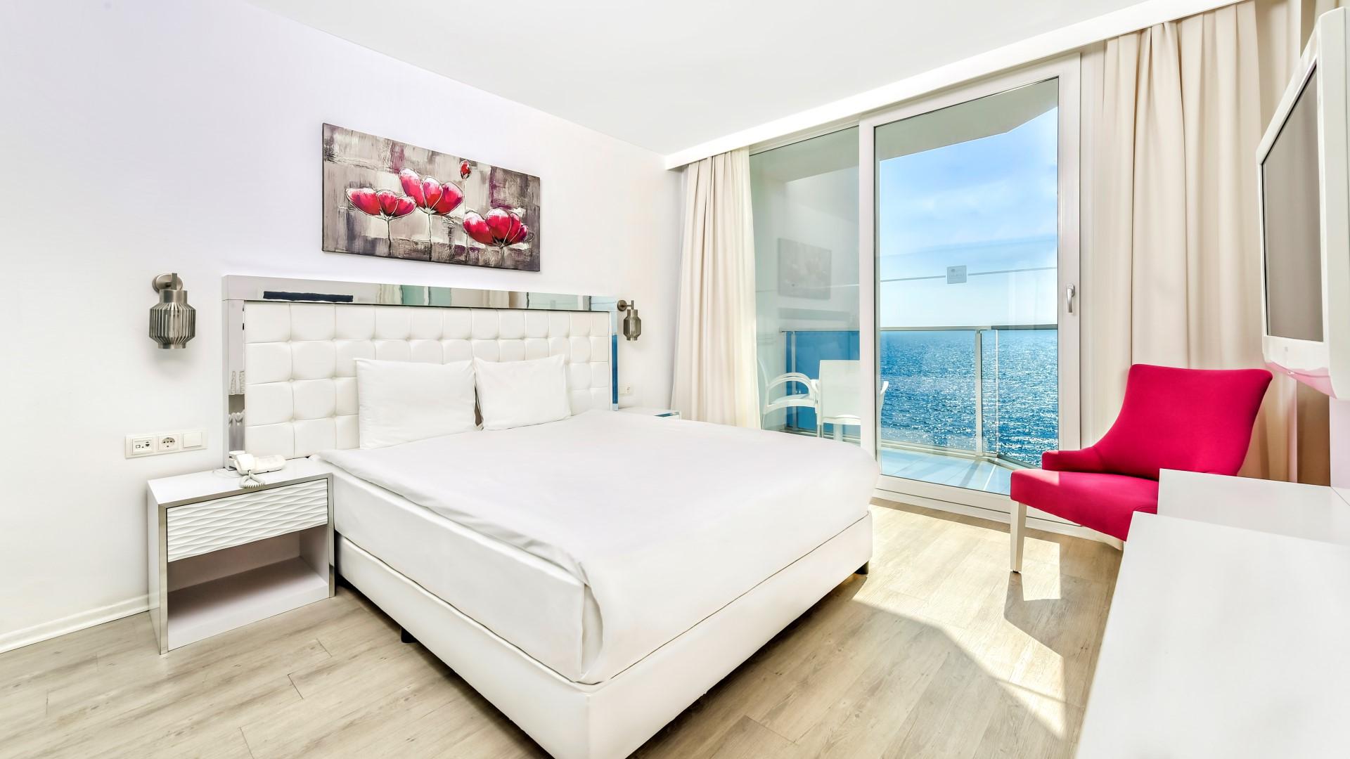 Hotel Le Bleu slide 5