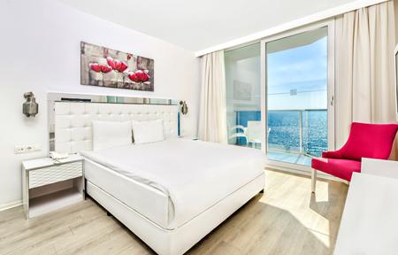 Hotel Le Bleu slide 5