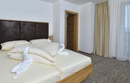 Alm Hotel Kärnten slide 2