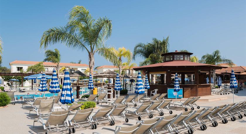 Tsokkos Paradise Village  slide 3