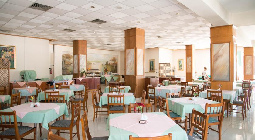 Tsokkos Paradise Village  slide 4