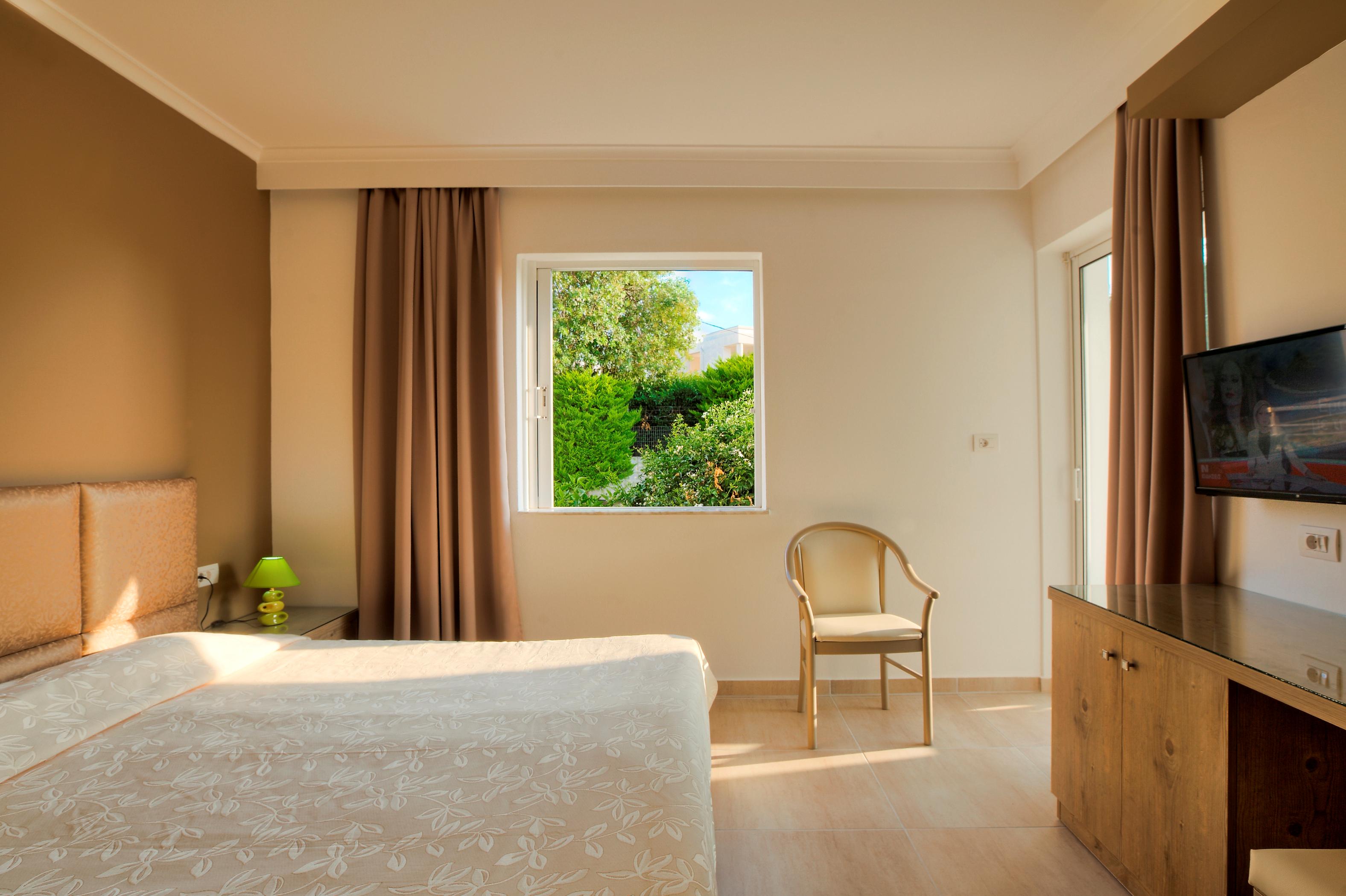 Hotel Alexandra Beach  slide 5