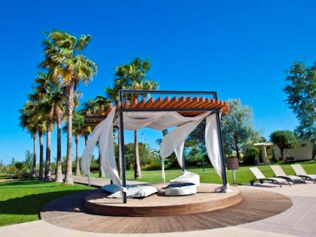 Ozadi Altura Beach Resort slide 3