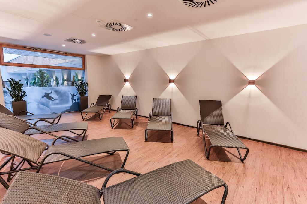 Hotel Lizum 1600 Snowsport Tirol  slide 5