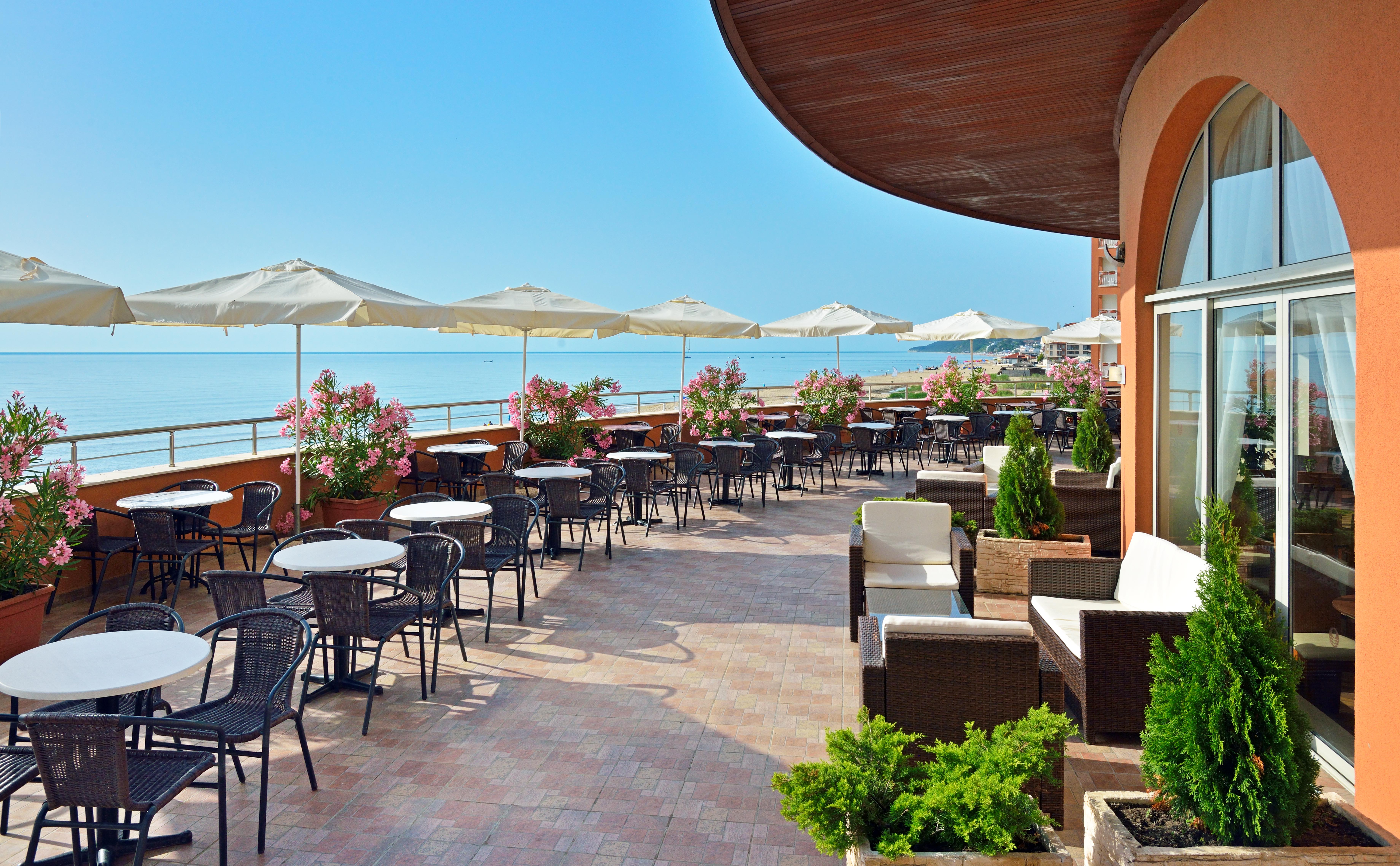 Hotel Sol Luna Bay Resort slide 5