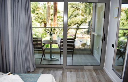 Hotel Minos Mare Beach slide 4