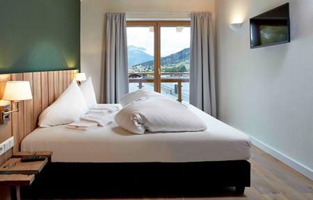 Kaprun Glacier Estate slide 3