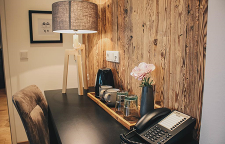 Hotel Two Timez  slide 5