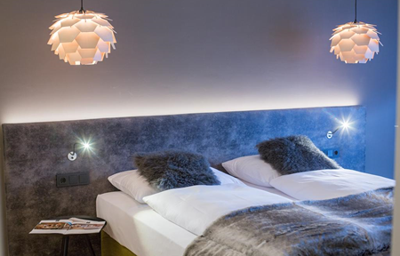 Hotel Two Timez  slide 4