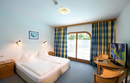 Hotel Alpenhof slide 4