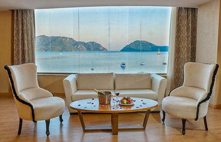 Hotel Golden Rock Beach slide 3