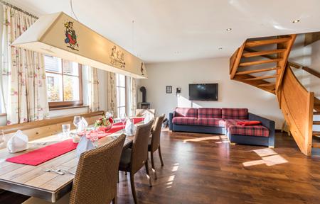 Alpenchalets Flachauer Gutshof slide 2