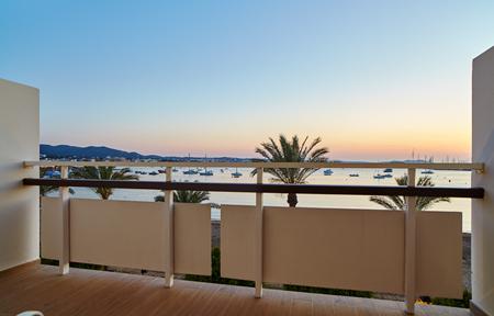 Hotel Arenal slide 5