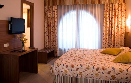 Hotel Guillem slide 4